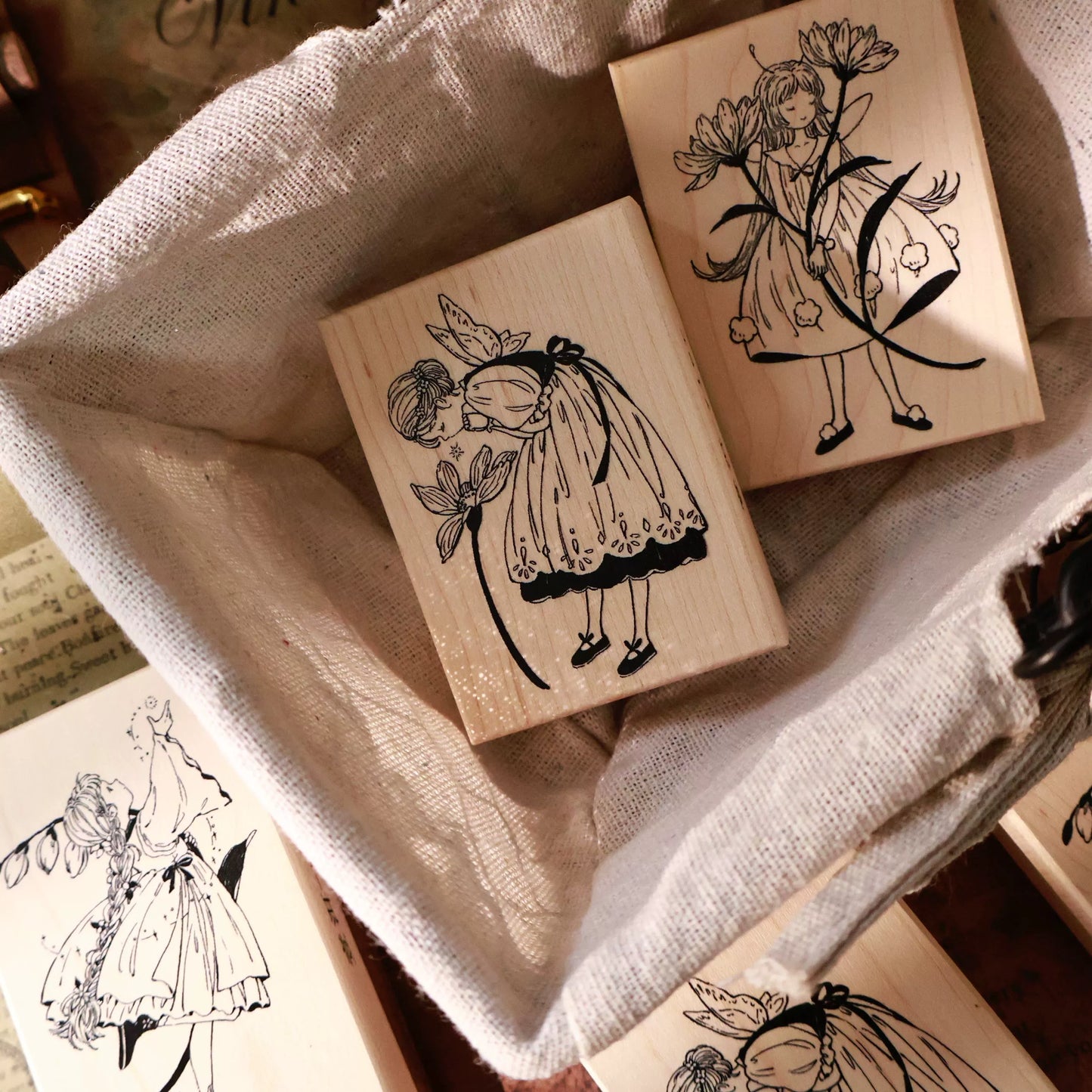 YiEr Vol14【Flower and Girl Stamp】Upgrading Character Red Rubber and Maple Wood Stamp
