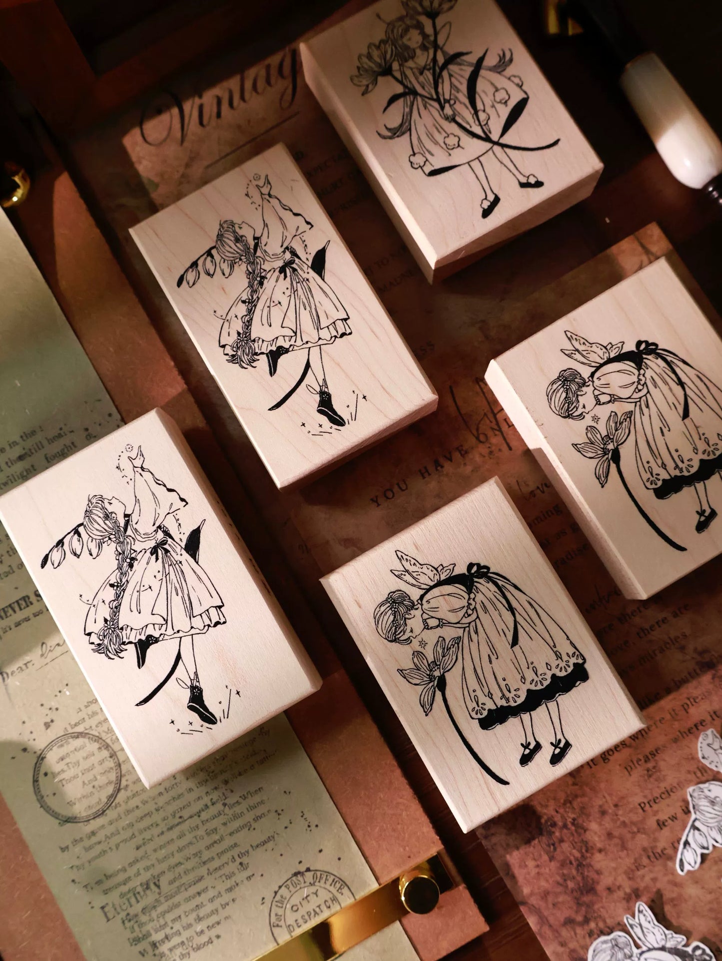 YiEr Vol14【Flower and Girl Stamp】Upgrading Character Red Rubber and Maple Wood Stamp