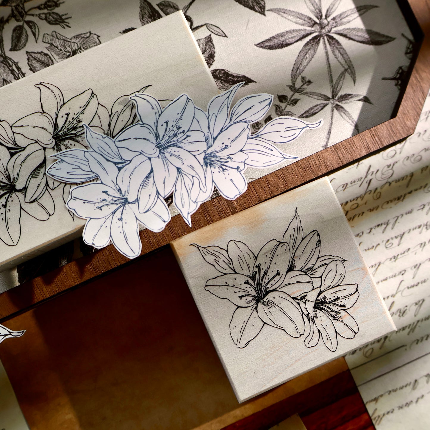 YiEr Stamp【Lily Flower】Upgraded Red Rubber Retro Lily Maple Stamp