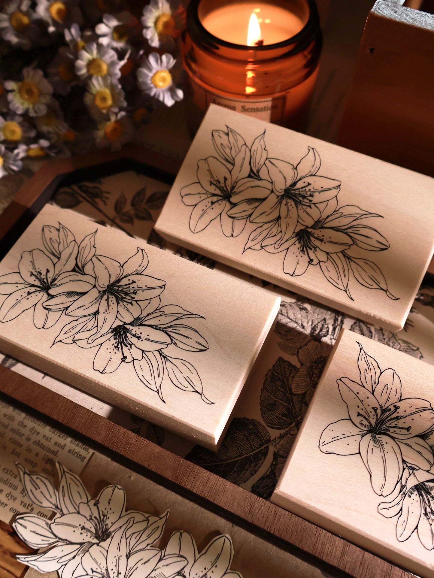 YiEr Stamp【Lily Flower】Upgraded Red Rubber Retro Lily Maple Stamp