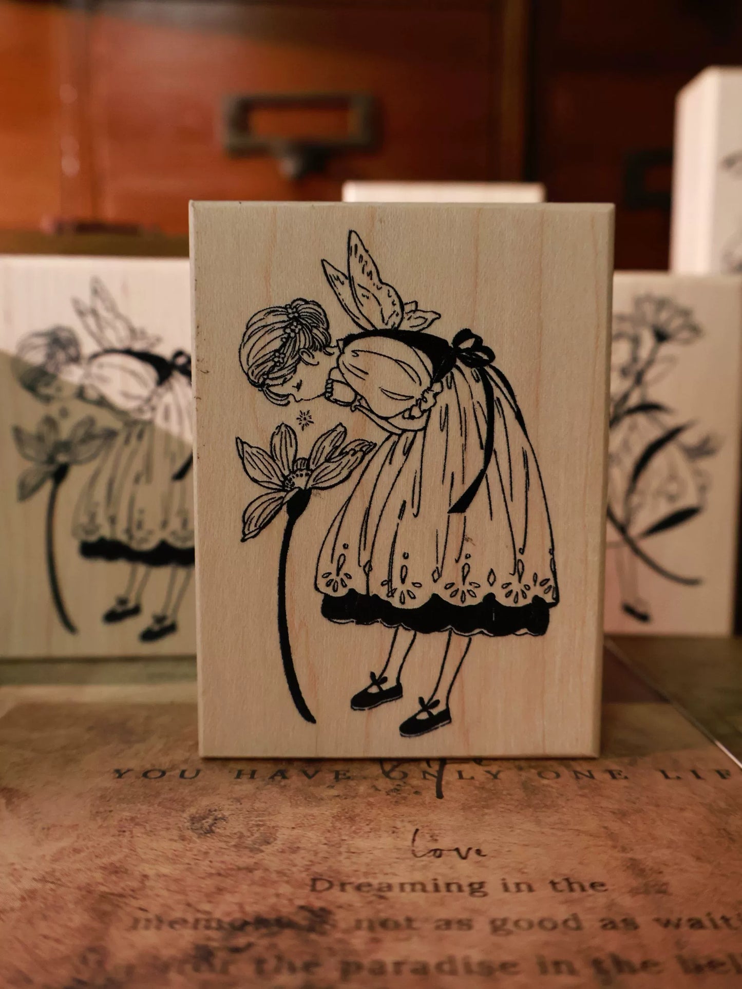 YiEr Vol14【Flower and Girl Stamp】Upgrading Character Red Rubber and Maple Wood Stamp