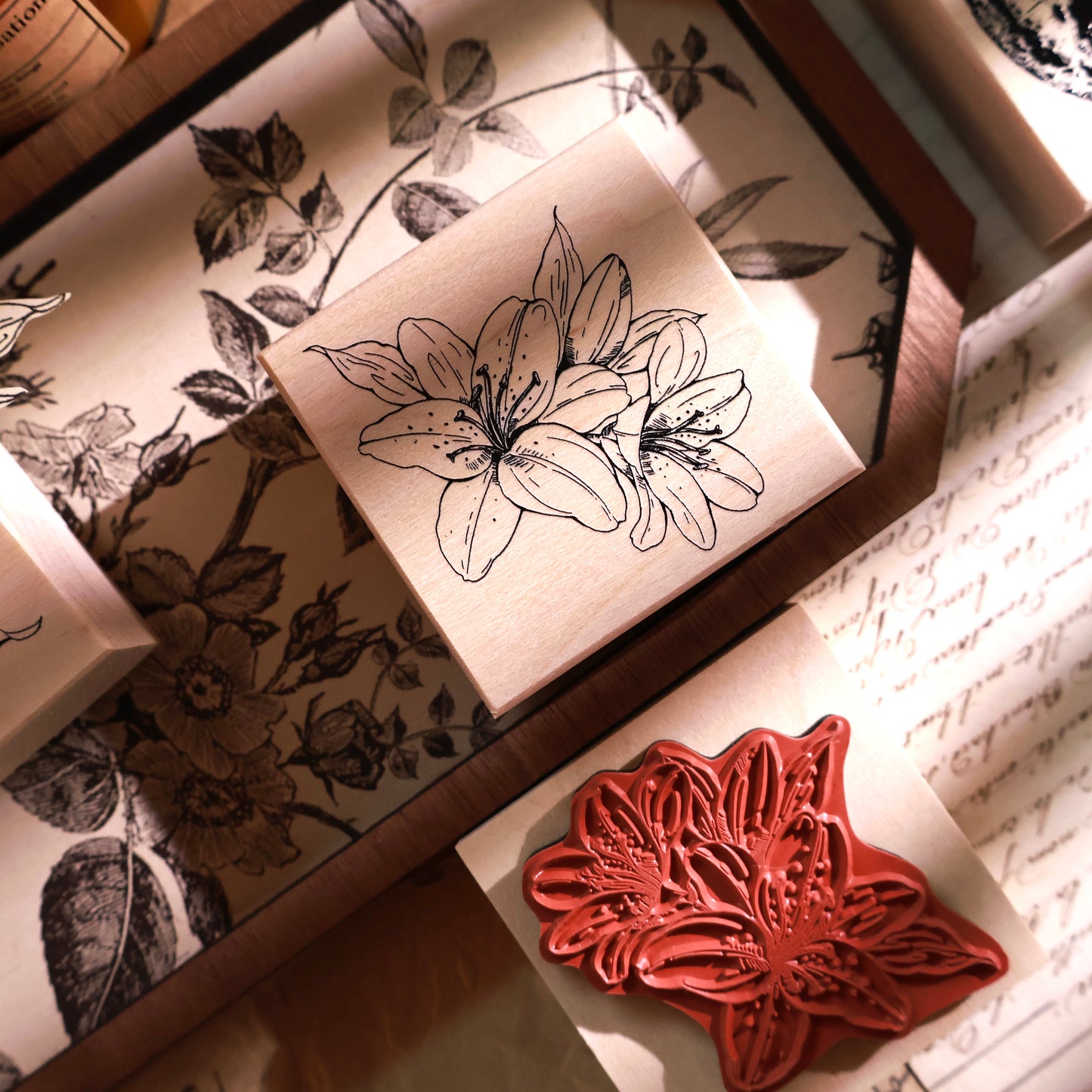 YiEr Stamp【Lily Flower】Upgraded Red Rubber Retro Lily Maple Stamp