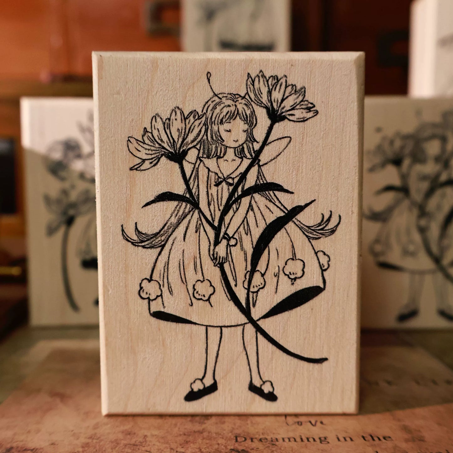 YiEr Vol14【Flower and Girl Stamp】Upgrading Character Red Rubber and Maple Wood Stamp
