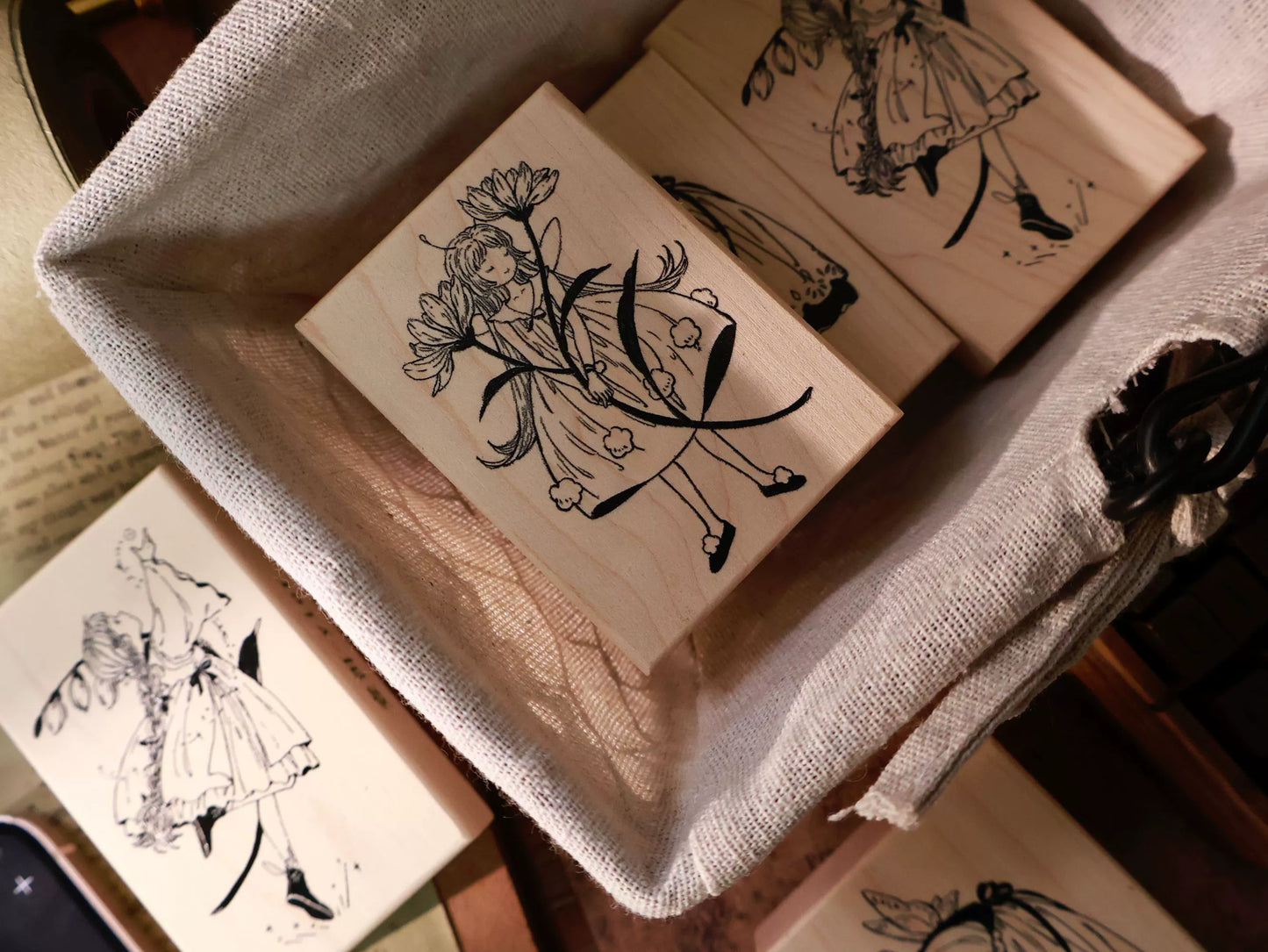 YiEr Vol14【Flower and Girl Stamp】Upgrading Character Red Rubber and Maple Wood Stamp