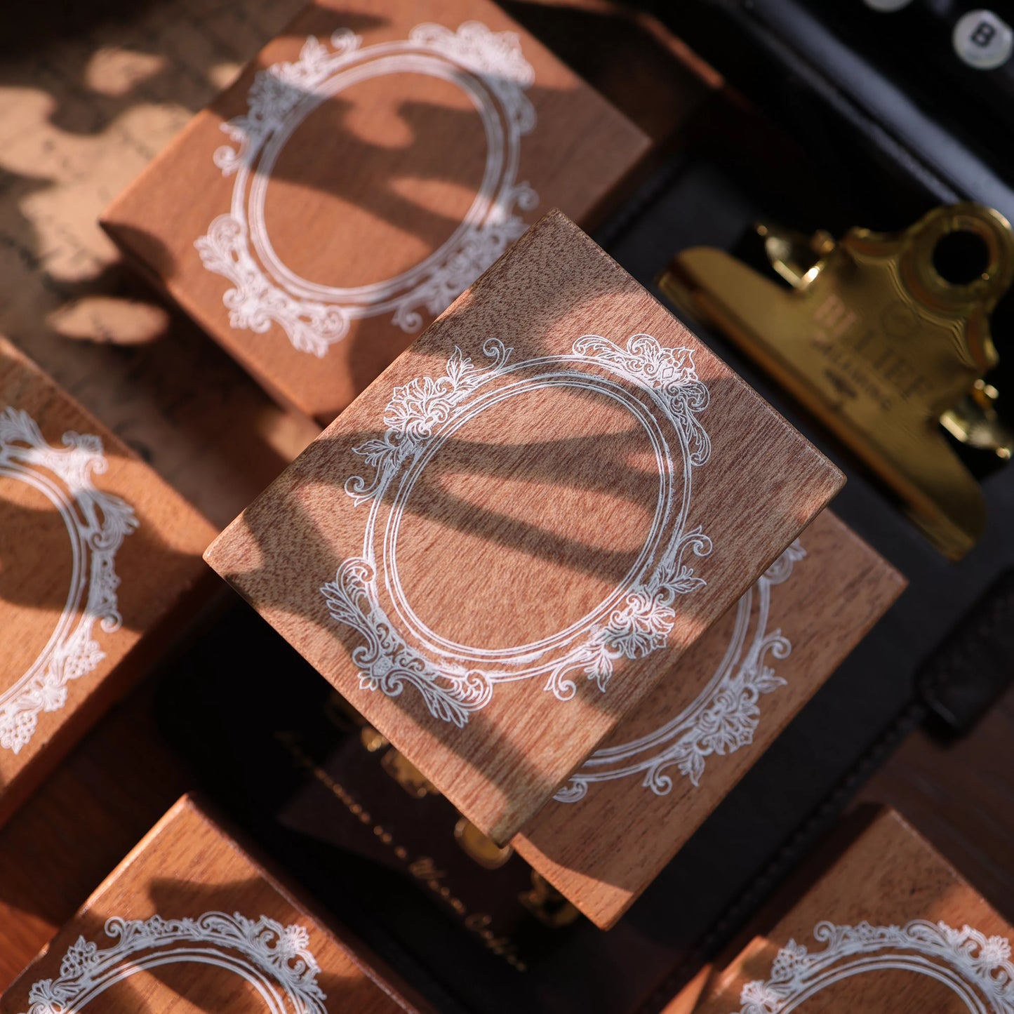 YiEr Vol17【Vintage Border】Imported Maple Red Rubber and Maple Wood Stamp