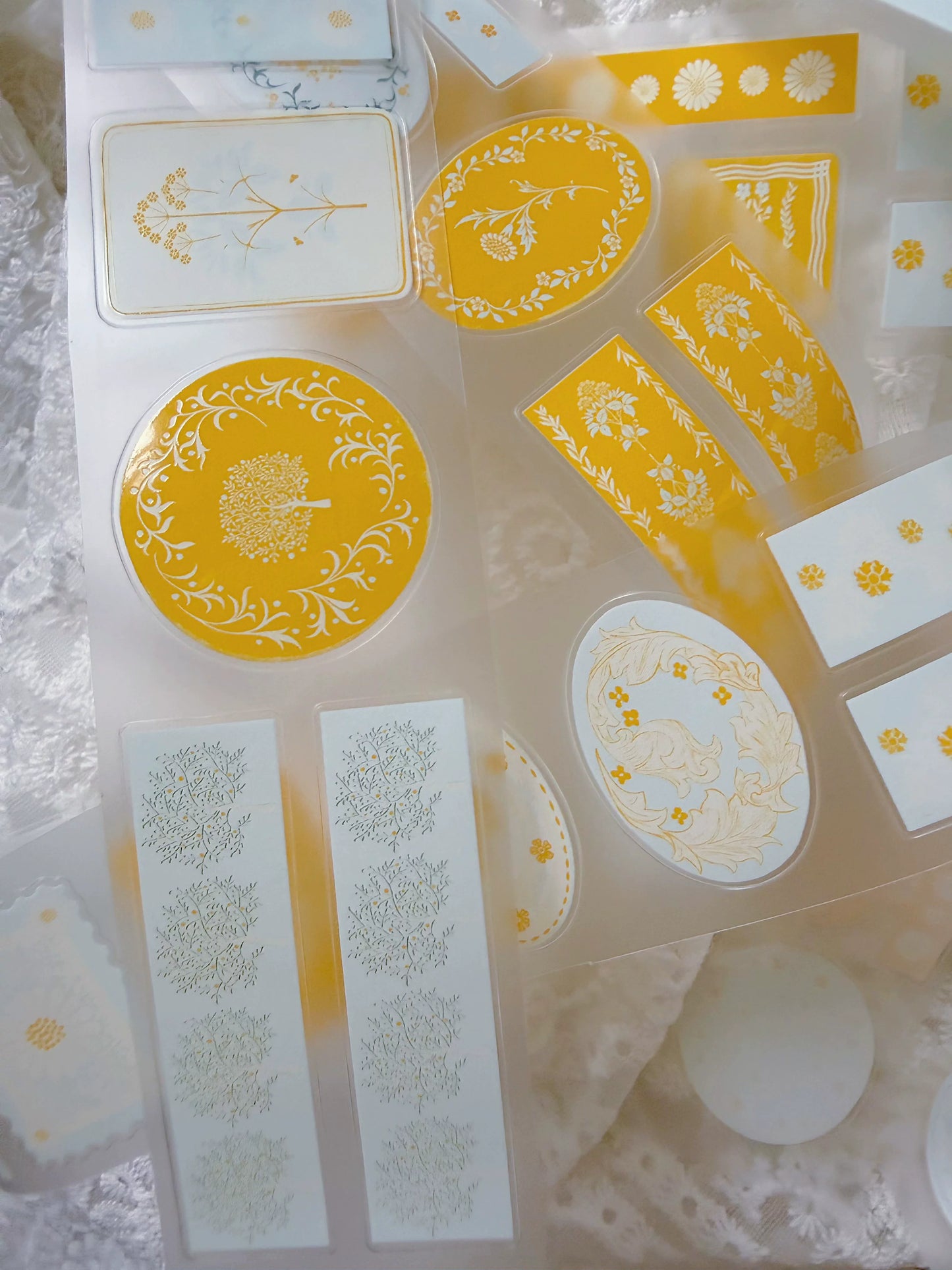 ZaoZao Vol4【Chat among Flowers】Original Design Kiss-Cut Washi PET Tape Stickers,for Scrapbook Supplies,Journaling,Junk Journal,Bullet Journal,Planner Stickers