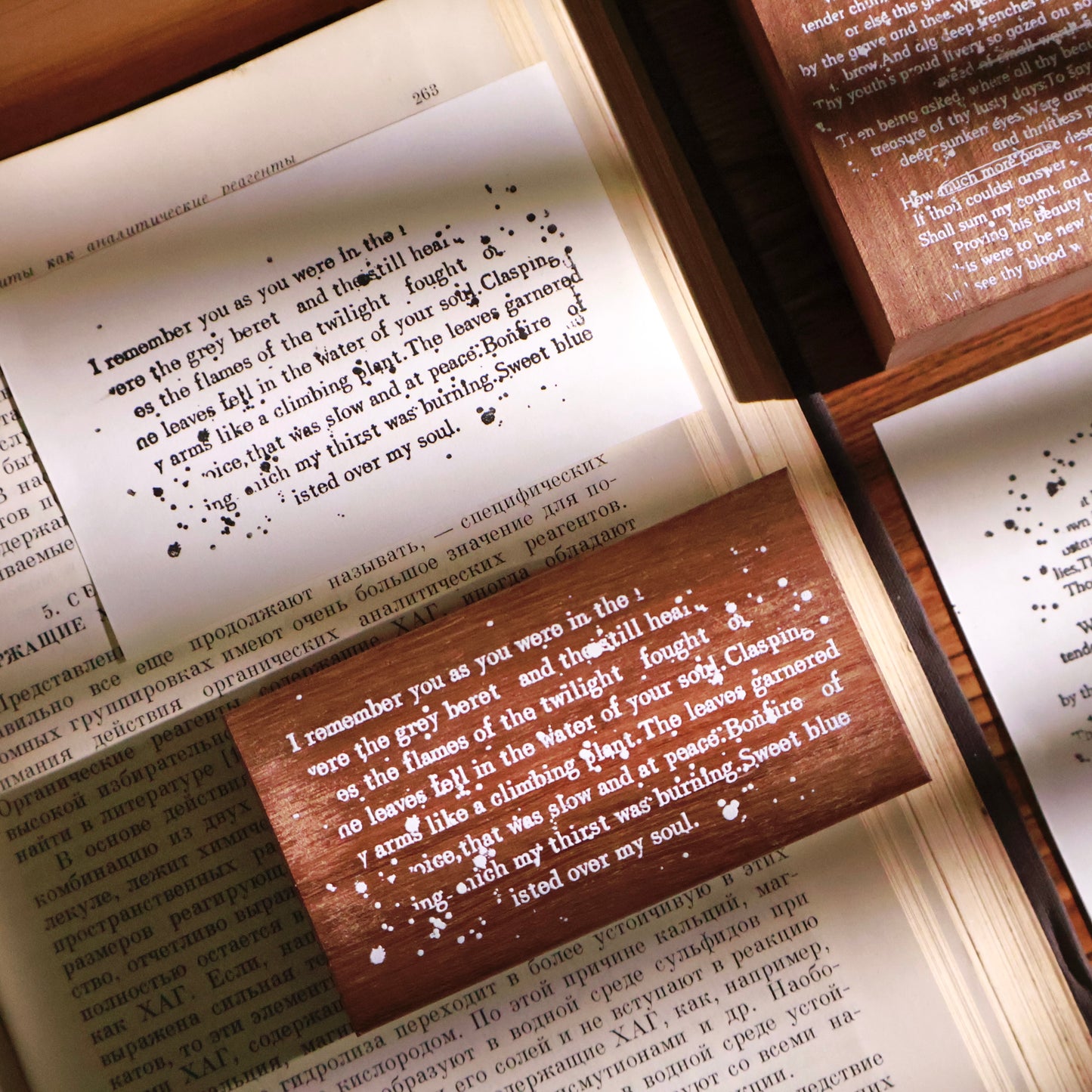 YiEr 【English Base Stamp】Upgraded Red Rubber Retro Stamp