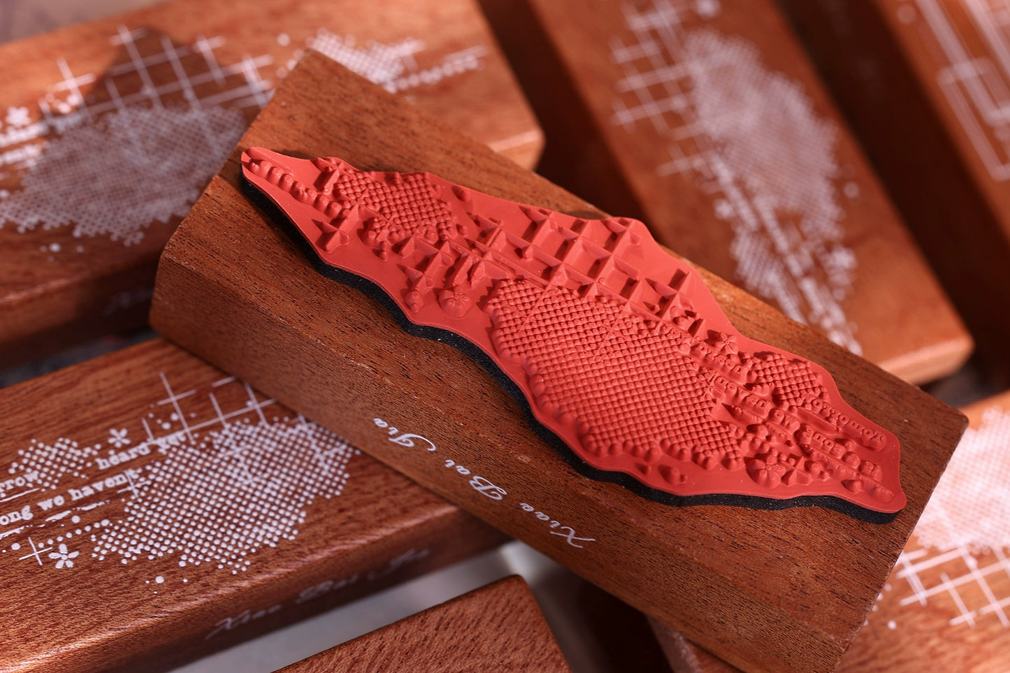 XiaoBaiJia【Basic Staggered Grid Stamp】Imported Shabili Red Rubber and Maple Wood Stamp