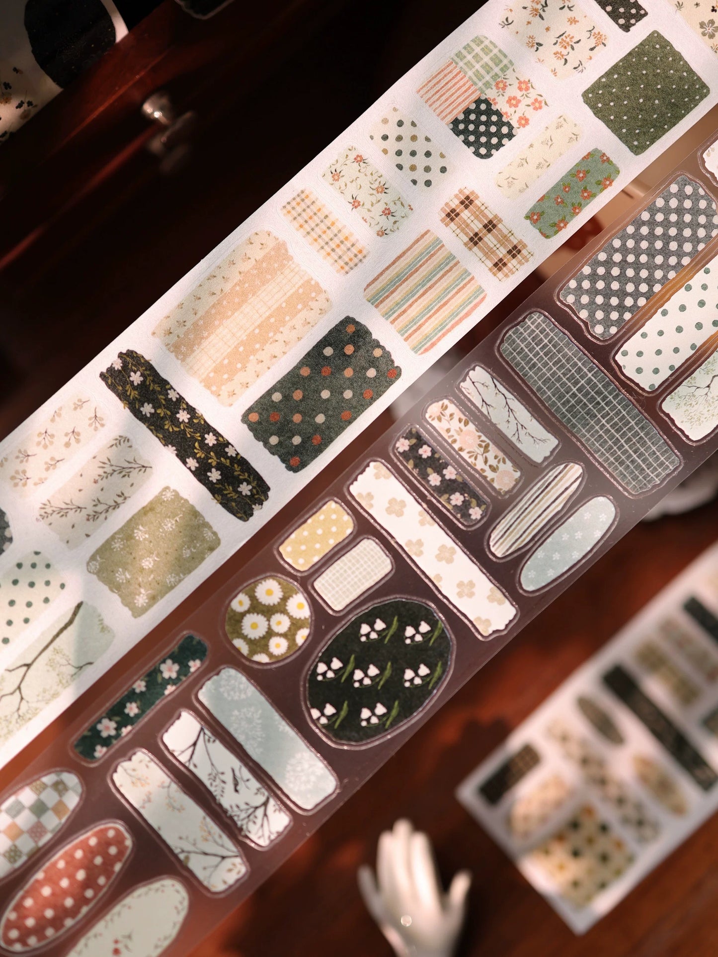YiEr Vol17【Patchwork Floral】Kiss-cut Light Retro Floral Washi Tape and PET Stickers
