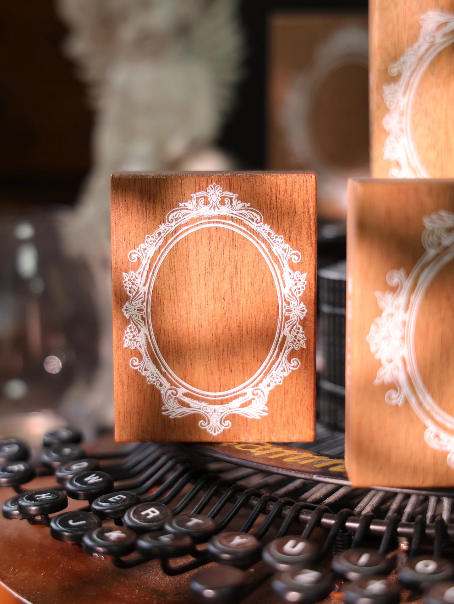 YiEr Vol17【Vintage Border】Imported Maple Red Rubber and Maple Wood Stamp